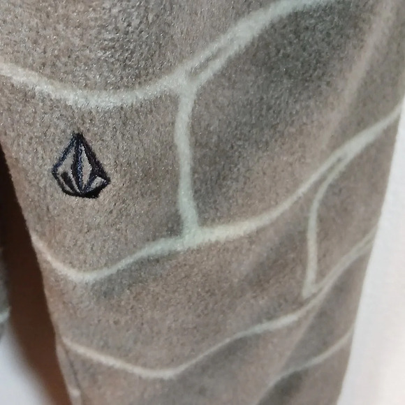 VOLCOM Bowered Fleece Long Sleeve with brick pattern in green size medium - Picture 8 of 12